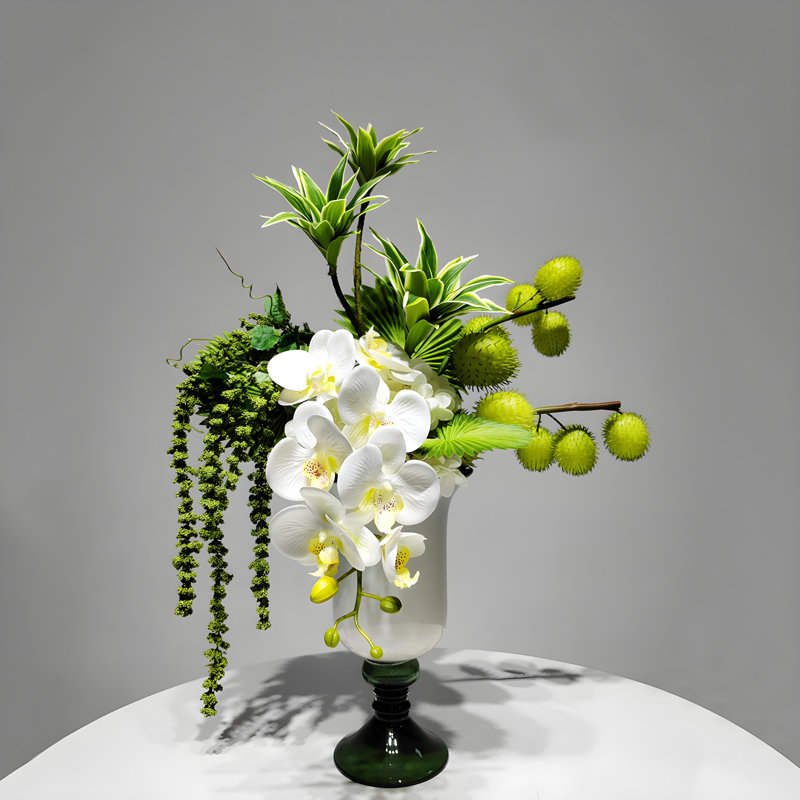 Ornements de fleurs simulées