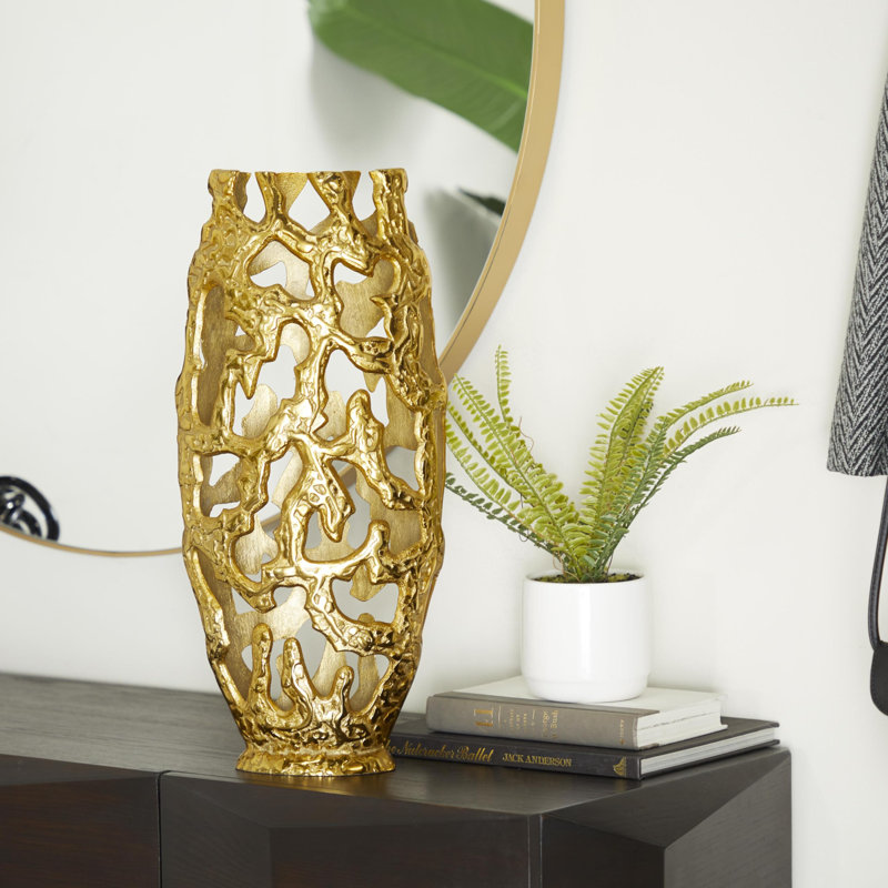Gold Aluminum Hollow Design Decorative Centerpiece Vase