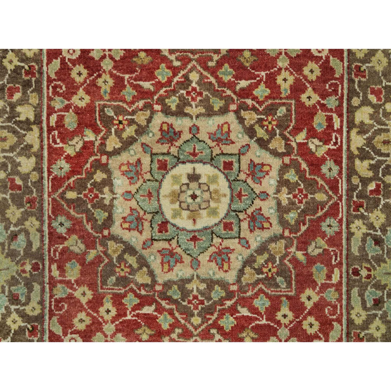 Tapis unique 2 pi 7 po x 22 pi Sarina