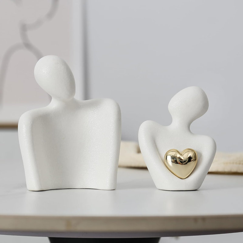 Statue de couple en céramique