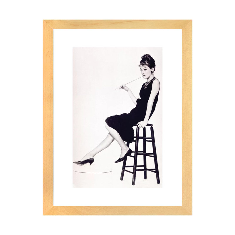Tabouret noir et blanc Audrey Hepburn par radio Days-reproduction de photo, Toile avec cadre en bois beige, Blanc