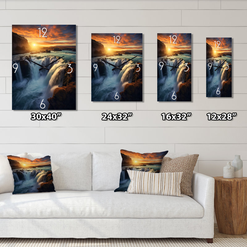 Été coucher de soleil sur des cascades majestueuses I - cascade très horloges murales, Grand