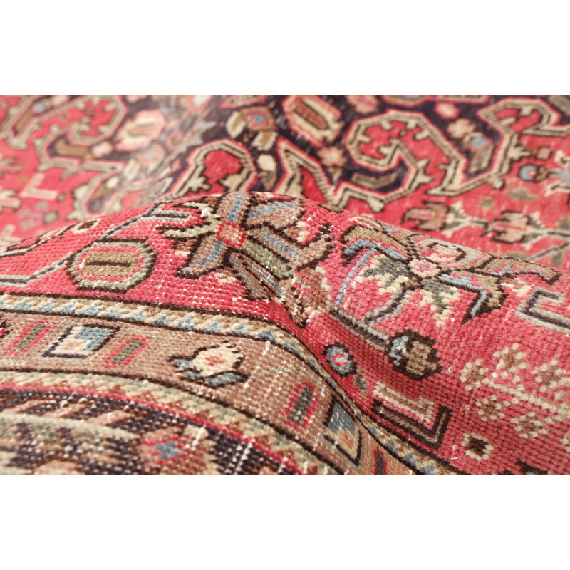 Tapis rouge Antalya 6 pi 6 po x 9 pi 8 po