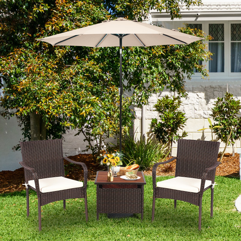Ensemble de conversation bistro en rotin rouge avec trou pour parasol 3 pièces Red Barrel Studio®