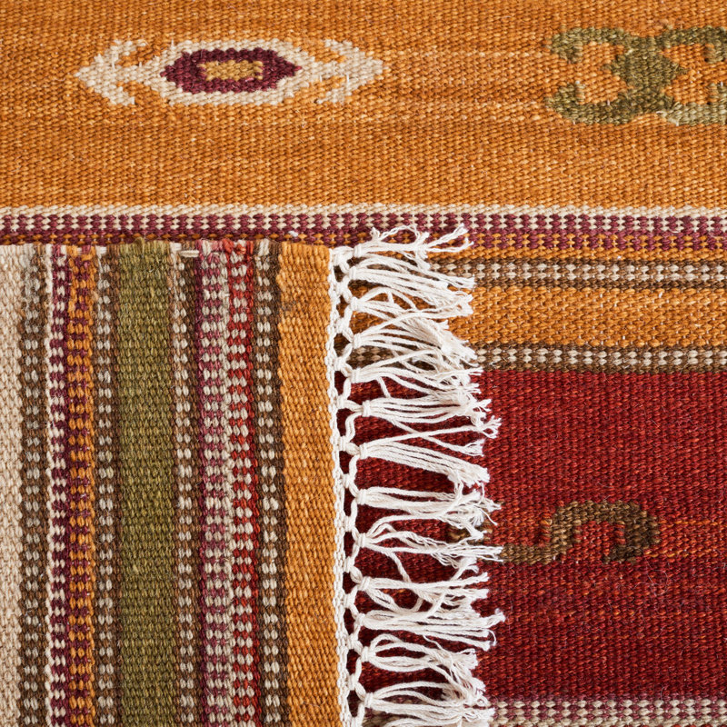 Bennett Handwoven Wool Burgundy Rug