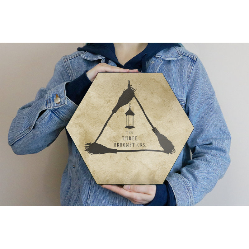 Harry Potter (The Three Broomsticks) Knexagon Wood Print