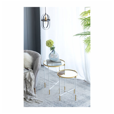 Tables d'appoint gigognes en fer avec plateau miroir EVERGREEN DECOR (lot de 2), dimensions : 46 cm (L) x 46 cm (P) x 60 cm (H)