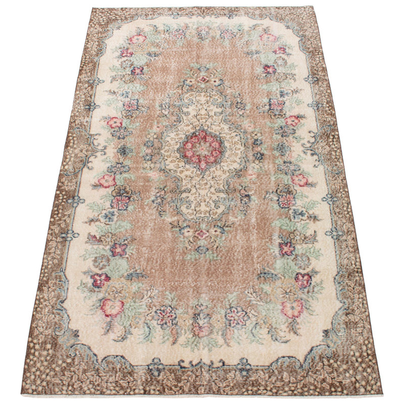 Tapis brun clair Antalya 5 pi 7 po x 10 pi 2 po