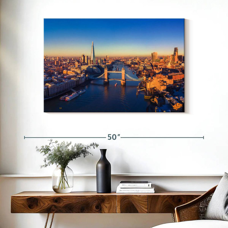 Vue aérienne de Nicci London, H 26 po x l 39 po