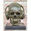 Sculpture crâne avec écouteurs en bronze - art musical gothique moderne