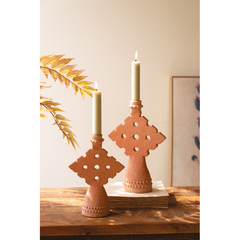 Ensemble de deux porte-bougies coniques en terre cuite