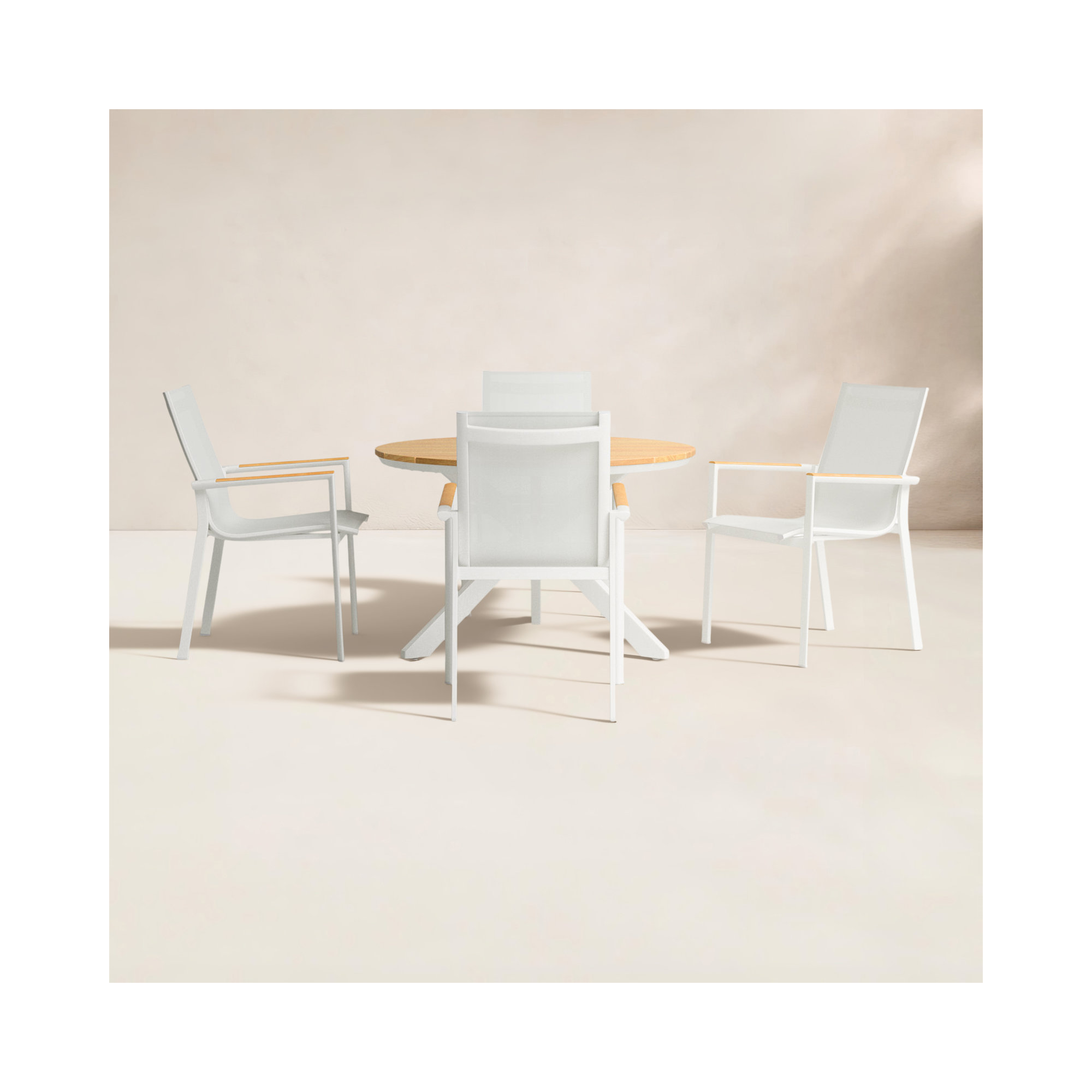 Enduro 47" Round 4 - Person Round Outdoor Dining Set