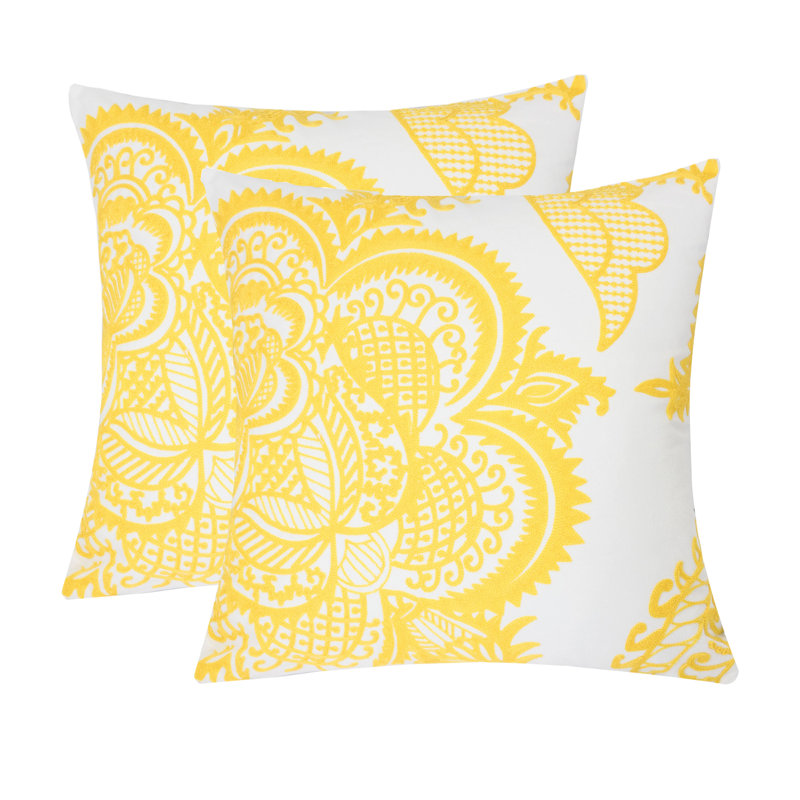  Indoor/Outdoor Cotton Throw Pillow, Yellow
