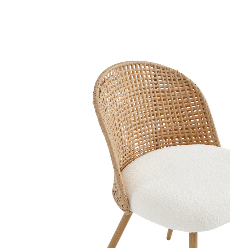 Chaise en osier brun