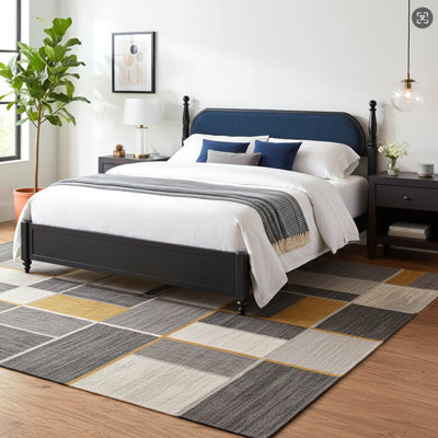 Structure de très grand lit, plateforme en bois massif avec lattes, mobilier de chambre moderne bleu marine et noir, aucun sommier nécessaire