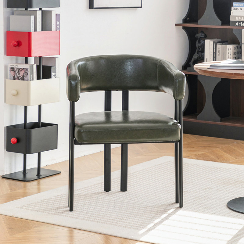 Ensemble de 2 chaises de salle à manger modernes, chaises de style tonneau revêtues de similicuir avec dossier incurvé et accoudoirs intégrés, structure en métal, idéales pour la cuisine, le salon ou un restaurant, couleur verte.
