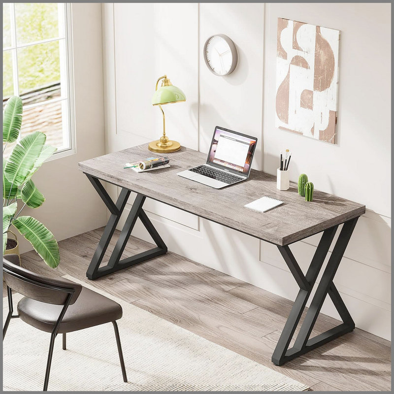 Bureau d'écriture moderne avec pieds en métal en forme de Z, bureau d'ordinateur robuste pour bureau à domicile ou bureau, bureau en bois gris rustique, surface de travail spacieuse et cadre robuste, bois brun