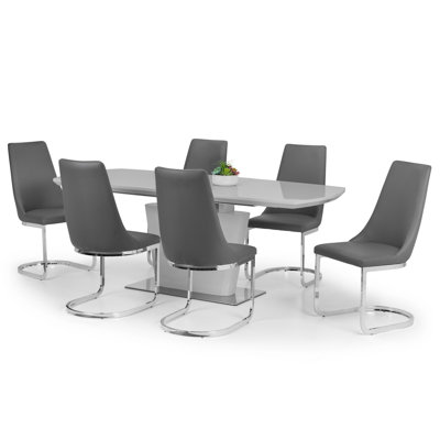 Wynnfield 6 - Person Dining Set