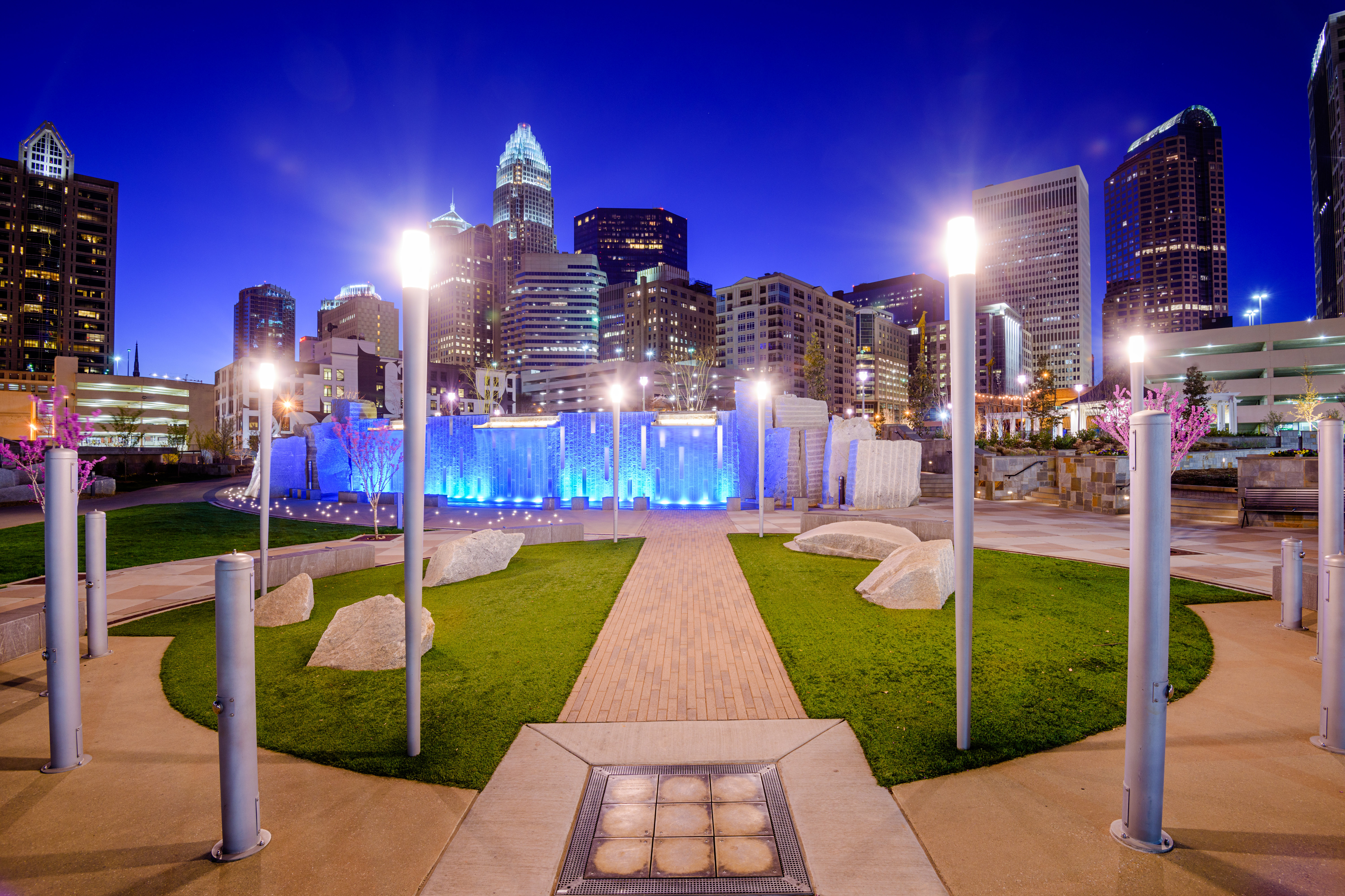 ModernMoments Charlotte Park by Seanpavonephoto - Wrapped Canvas