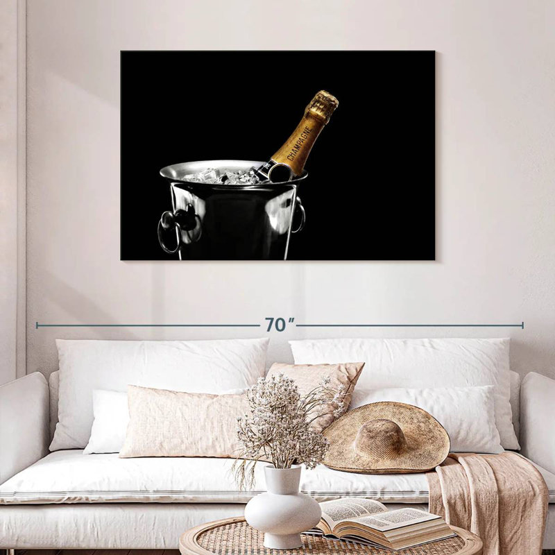 Yarlin Champagne In Ice Bucket