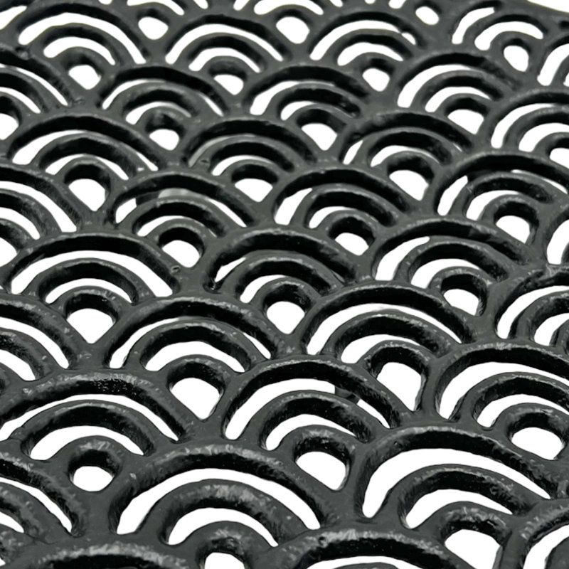  Assiette décorative en aluminium fabriquée à la main Arainn, H 1,5 po x l 12 po x P 12 po
