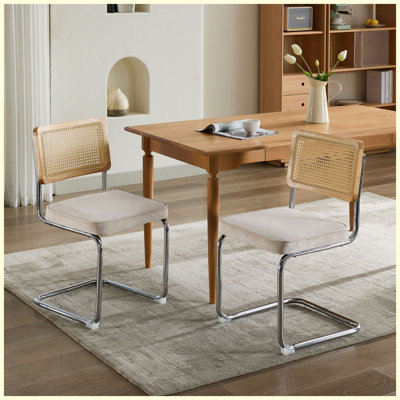 Ensemble de 2 chaises de salle à manger Mid-Century en velours beige, dossier canne avec base chromée, style Breuer