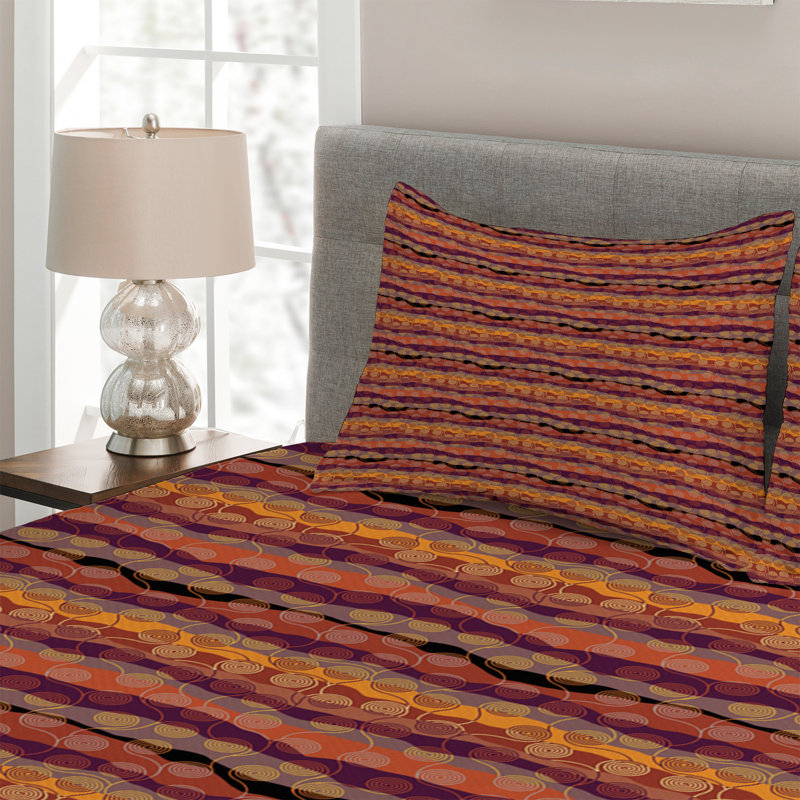 Polyester Geometric Shapes Coverlet, Queen Bedspread + 2 Shams