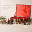Coffret souvenir en bois contenant 13 ornements