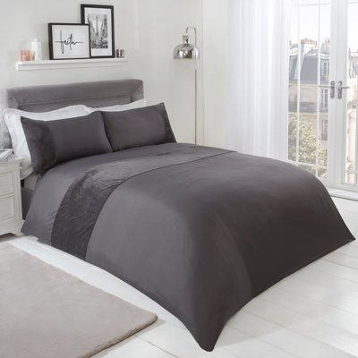 Devine Polyester Solid Colour Duvet Cover Set with Pillowcases