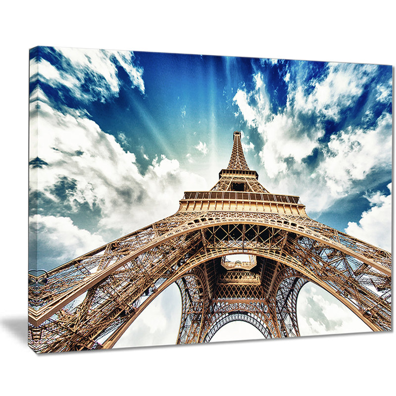 «Tour Eiffel avec des nuages en mouvement», reproduction de photo sur toile, H 30 po x l 40 po x P 1 po
