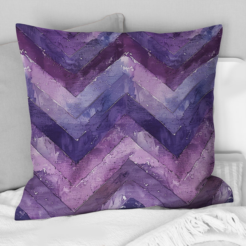 Coussin mauve Mid-Century Chevron Bliss II, H 16 po x l 16 po