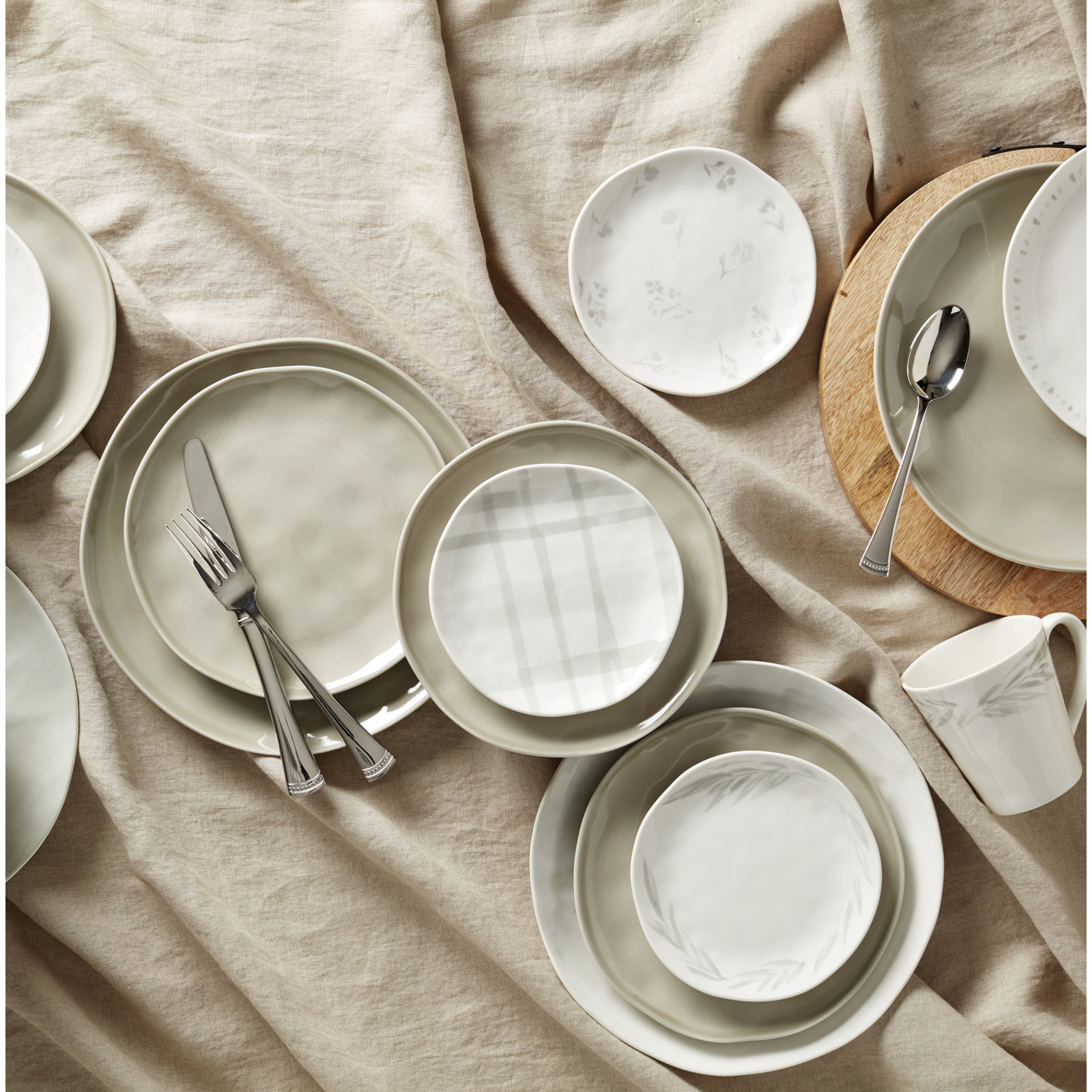 Bay Colors Blue Bay Colors 12-Piece Dinnerware Set, Gray
