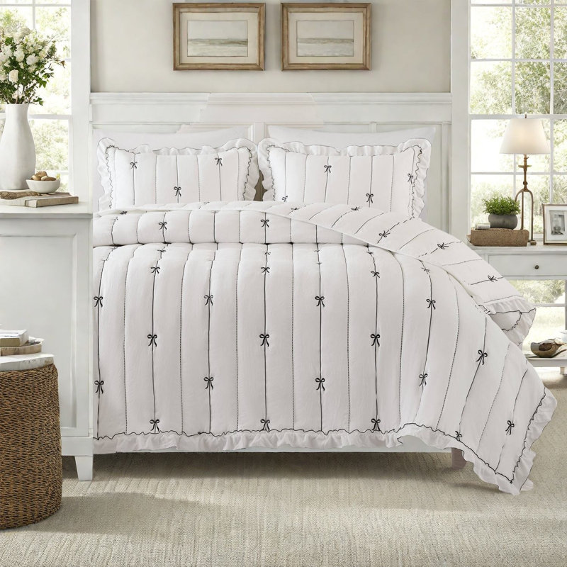 Ensemble de literie brodée avec charme, confort en microfibre, romance juvénile pour les chambres