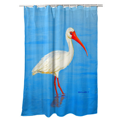 Rideau de douche simple posant le caractère ibis
