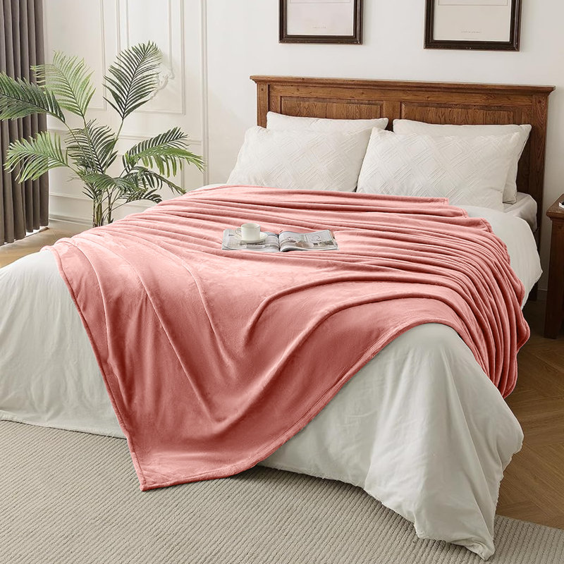 Plush Mink Fleece Blanket – Ultra-Soft, Lightweight Throw For All Seasons, 130cm x 150cm, Pink
