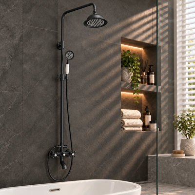 Système de douche mural noir mat effet pluie avec douchette et bec de baignoire, design à trois buses pour salle de bain de style campagnard