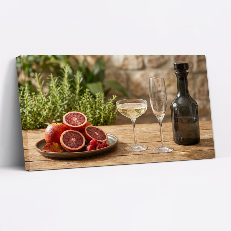Art sur toile, framboises sanguines et champagne sur une table en bois, L 58 po x H 28 po
