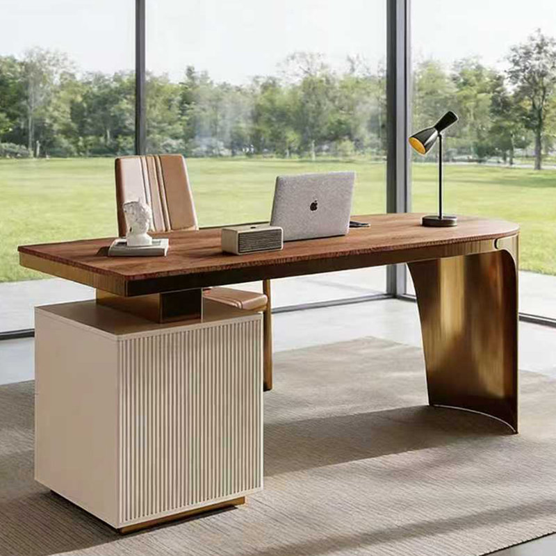 Bureau de direction ovale avec plateau en bois manufacturé et pieds en titane doré, 29.53" H x 62.99" W x 27.56" D