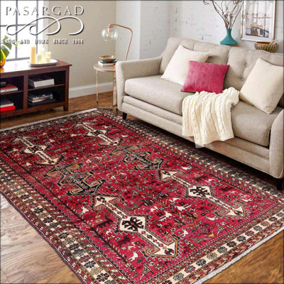 Fine Hand knotted Persian Shiraz rug 5'5"x10'3"