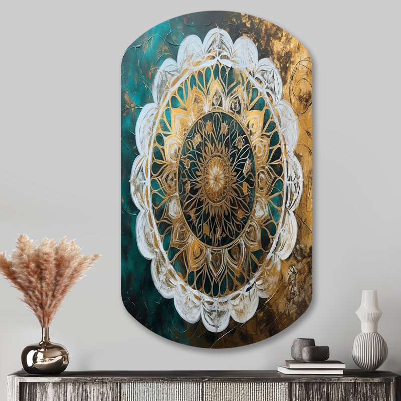 Sarcelle et or Mandala I - impression de cylindre mandala boho sur métal, décoration murale asymétrique traditionnelle en métal