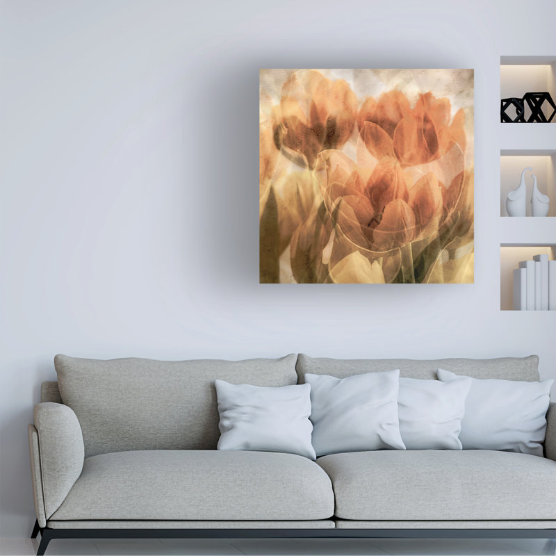 Contemporary, 18" W x 18" H