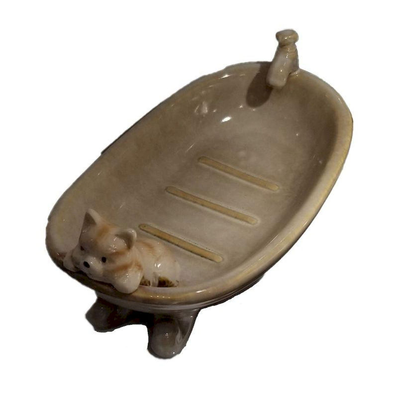 Porte-savon chaton dans une baignoire