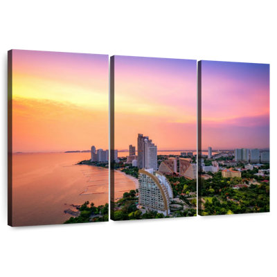 Rorry Pattaya City Waterfront