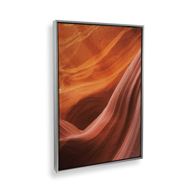 Sculpted by Time v2, impression sur rouleau, Cadre flottant en chrome poli, H 36,75 po x l 24,75 po x P 1,75 po