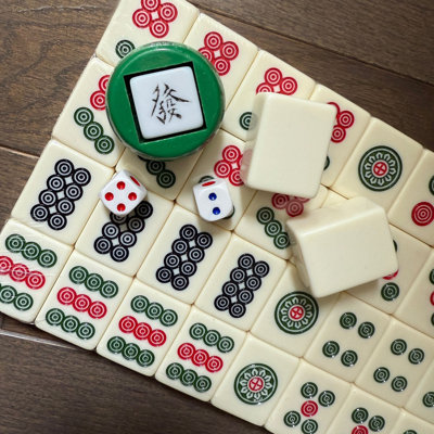 Traditional Chinese Mahjong Game Set 144 + 2 Spares Color Tiles