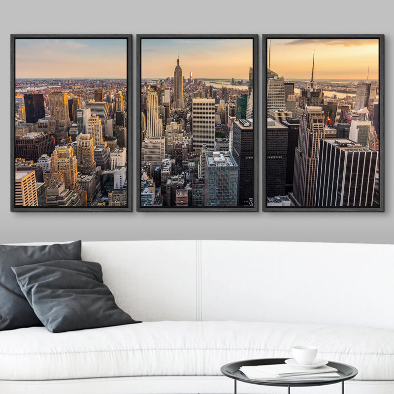 «Architecture Building New York City Midtown Skyline at Sunset», reproduction de photo, H 36 po x l 72 po, Cadre noir