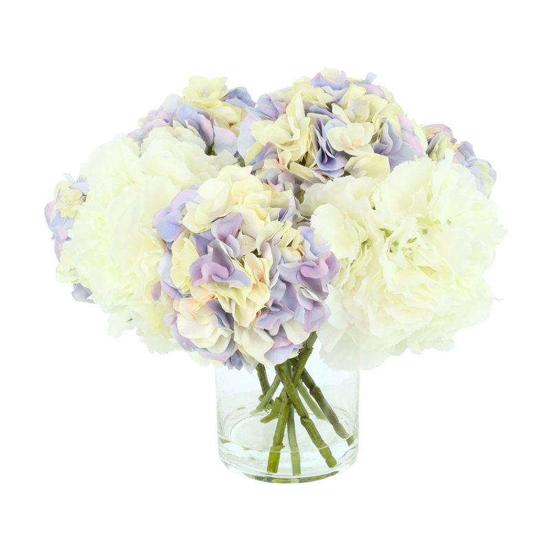 Hortensias dans un vase en verre
