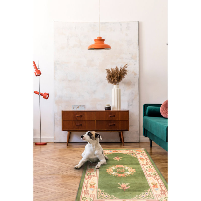 Tapis vert Aubusson 2 pi 11 po x 5 pi 1 po