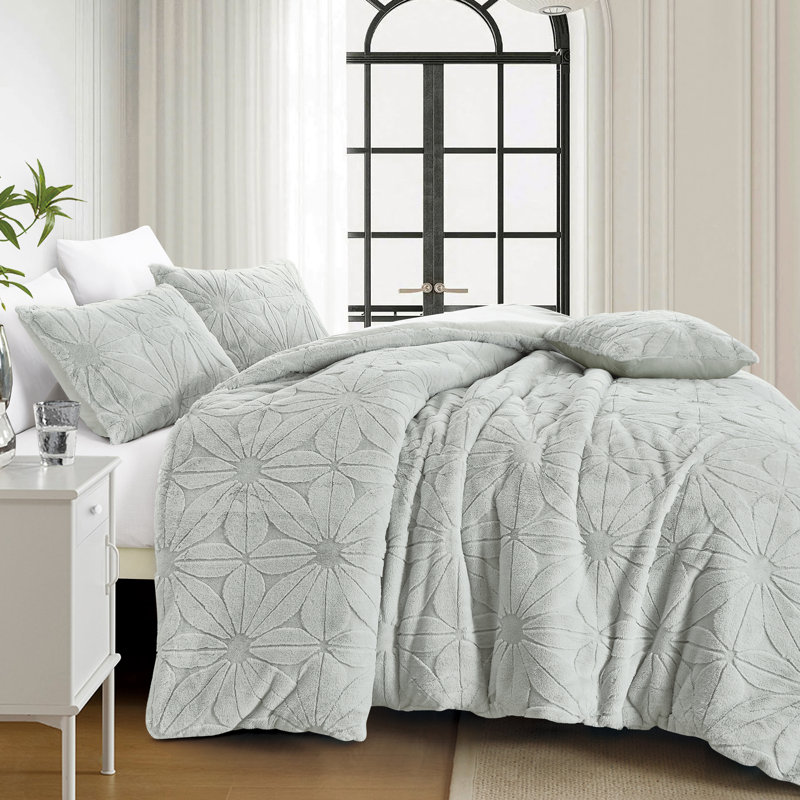 Ansa Velvet Luxury Comforter Set, King Comforter + 3 Additional Pieces, Gray