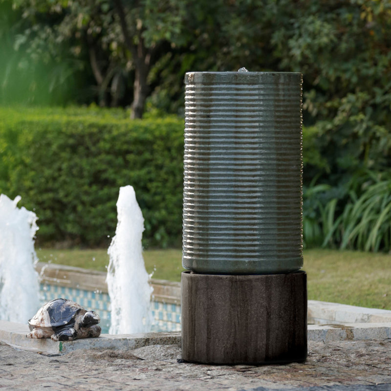 Glassell Hand Crafted Weather Resistant Birdbath Fountain, Bronze
